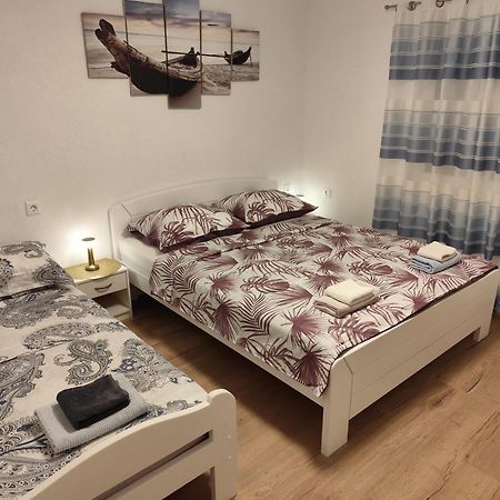 Guesthouse Eljuga Family Stari Grad  Esterno foto