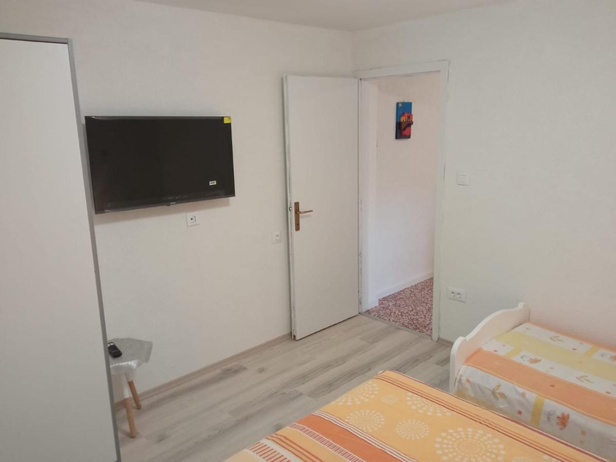 Guesthouse Eljuga Family Stari Grad  Esterno foto