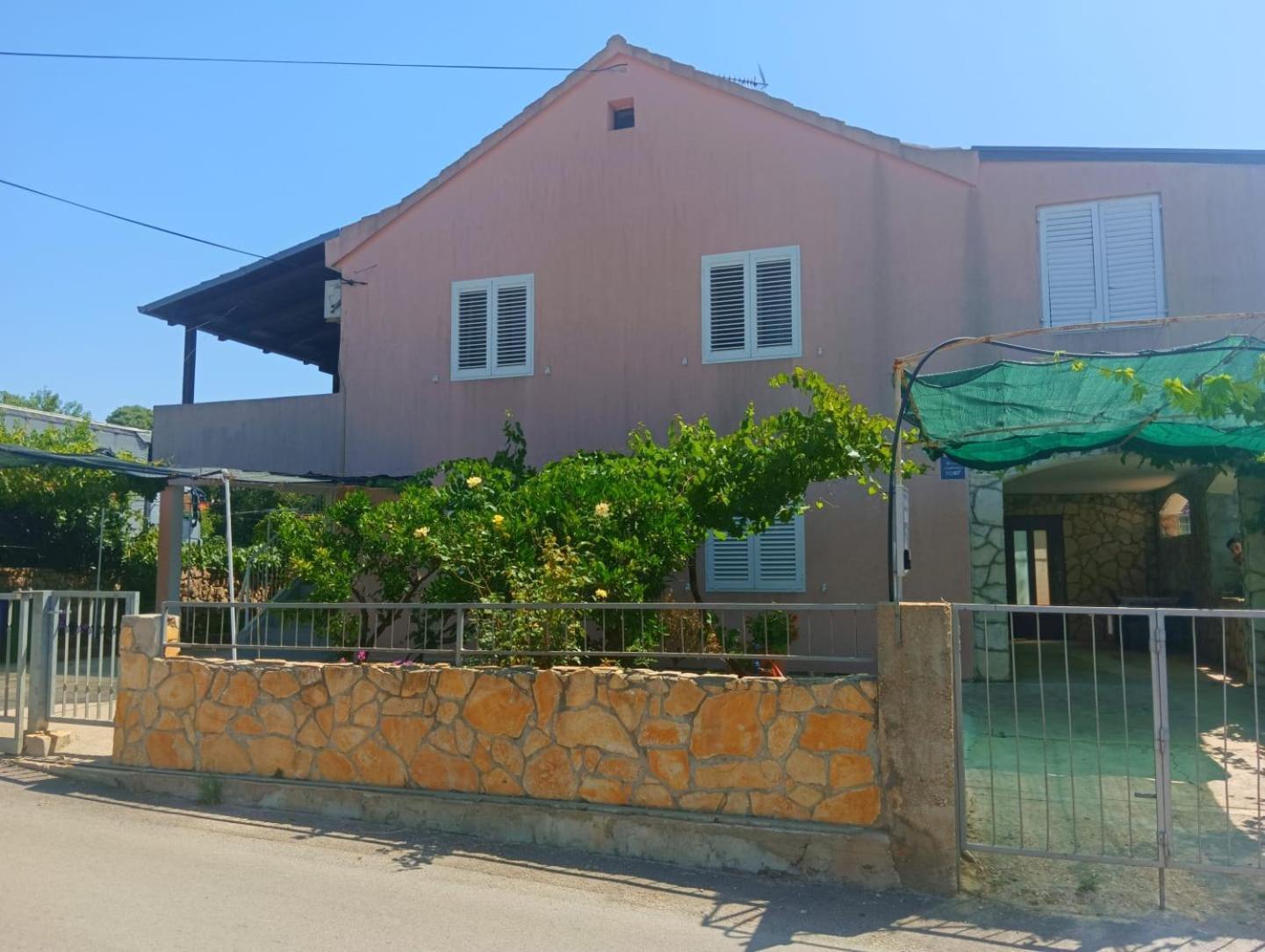 Guesthouse Eljuga Family Stari Grad  Esterno foto