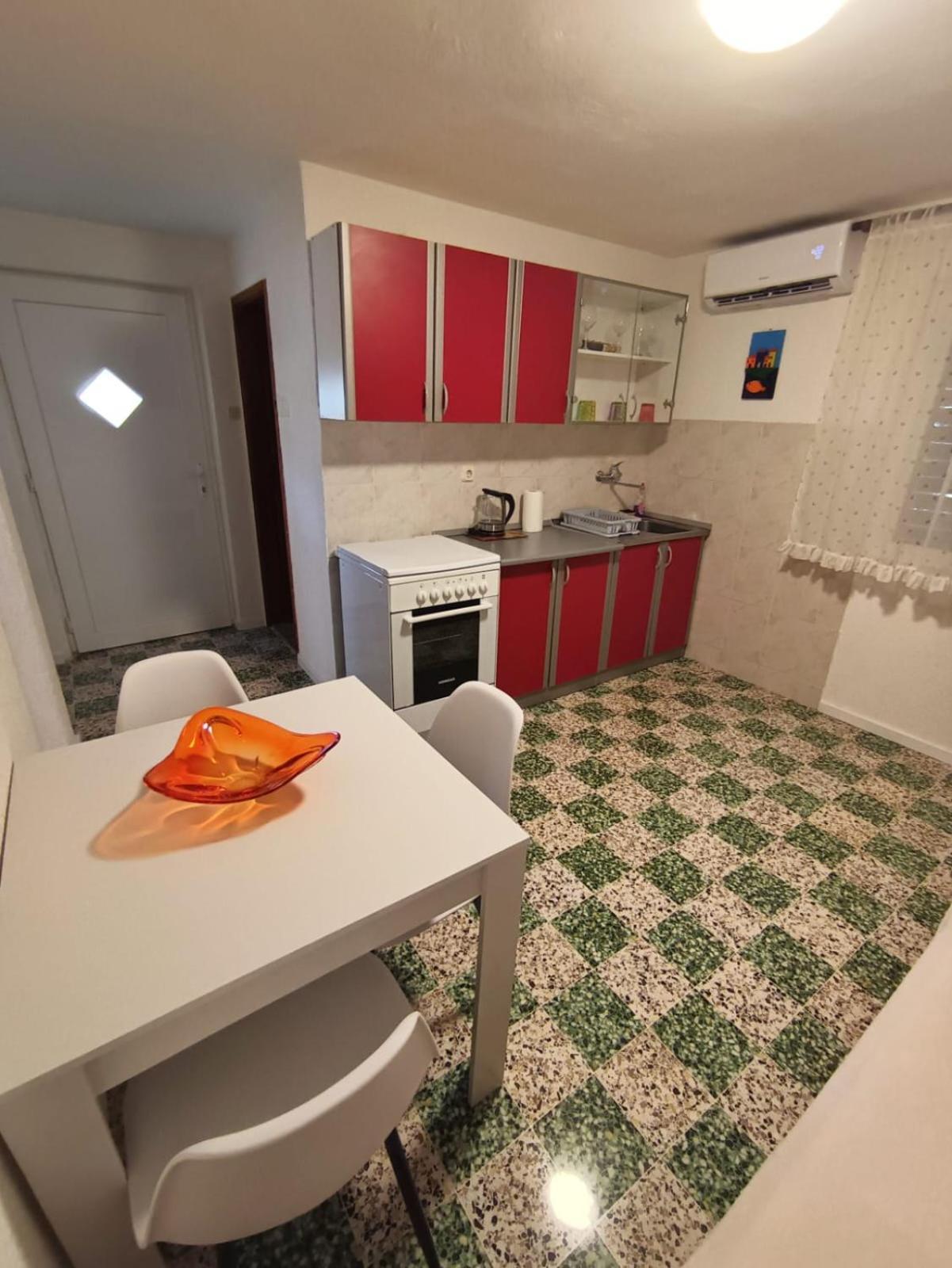Guesthouse Eljuga Family Stari Grad  Esterno foto
